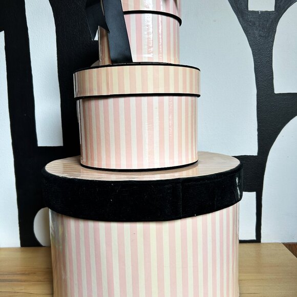 Victoria's Secret Vintage Nesting Hat Boxes (set of 3) - Picture 2 of 10